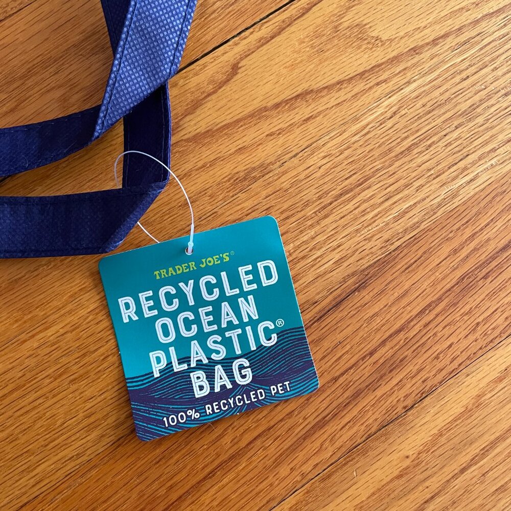 Trader Joe's LIMITED Set: XL PEACH Edition Tote, Shedd Ocean Bag, & TJs Canvas - Picture 4 of 11